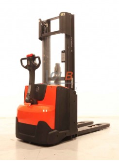 Electric stacker BT SWE 120...
