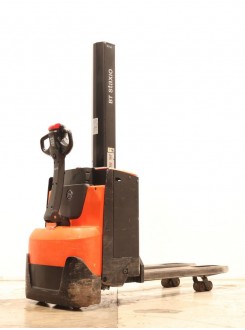 Electric stacker BT SWE 080...